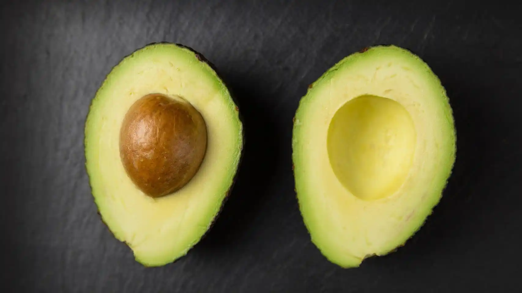 ¿Es cierto que los aguacates son altos en grasa?